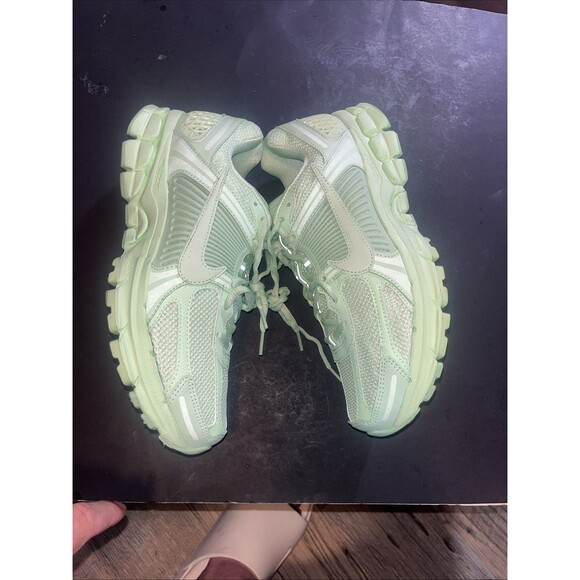 Size 10 - Nike Air Zoom Vomero 5 Vapor Green